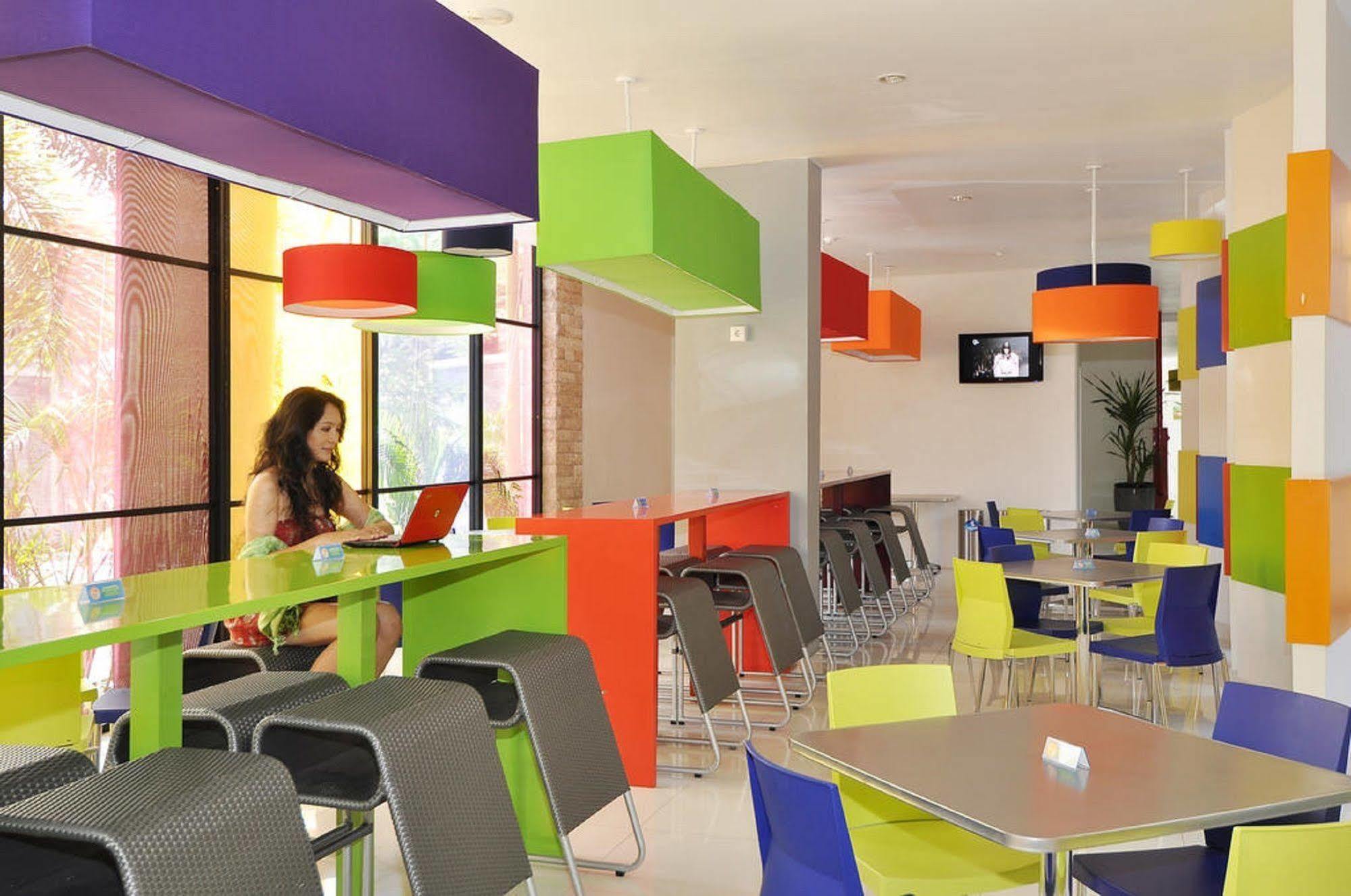 Pop! Hotel Teuku Umar Dempassar Exterior foto